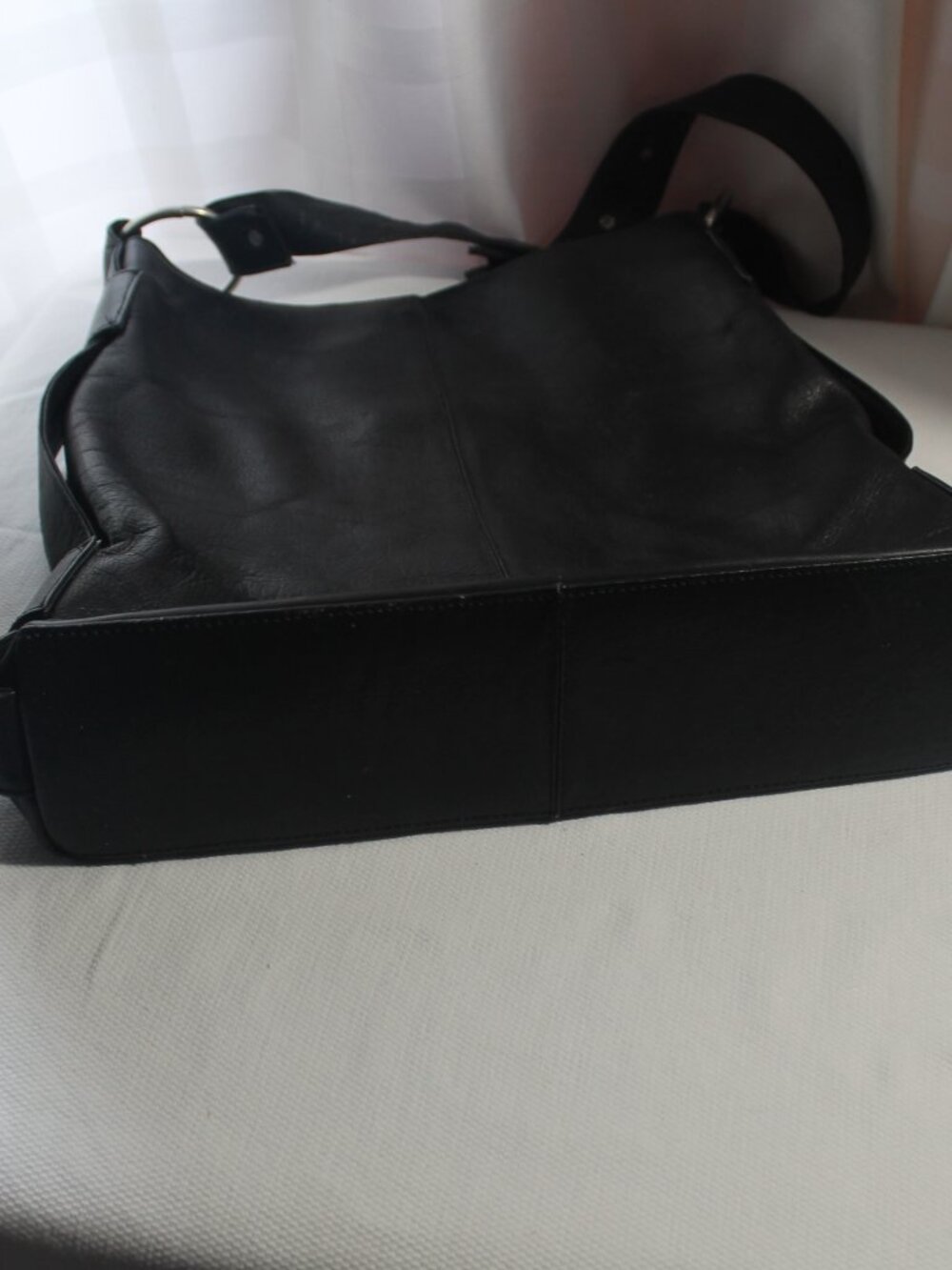 Black Leather Vertical Tote Made in Colombia - Picture 6 of 10